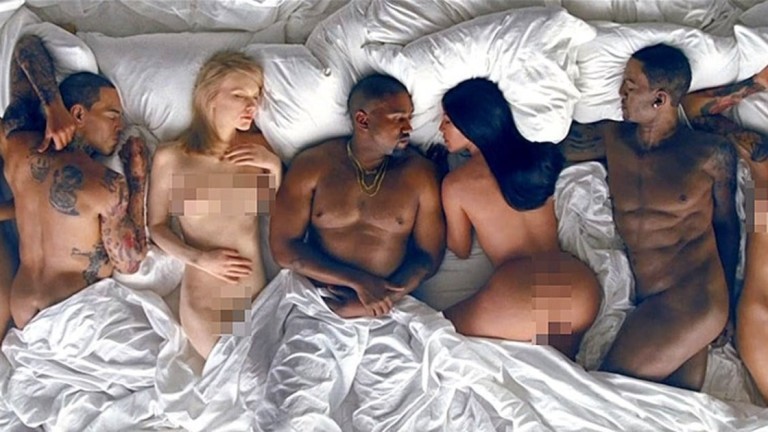 Cena do clipe de "Famous", do rapper Kanye West