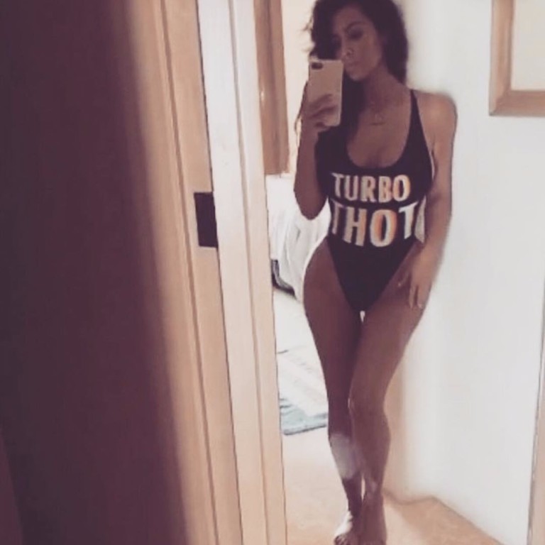 Kim Kardashian diz ter feito cerca de 6.000 selfies em quatro dias no México