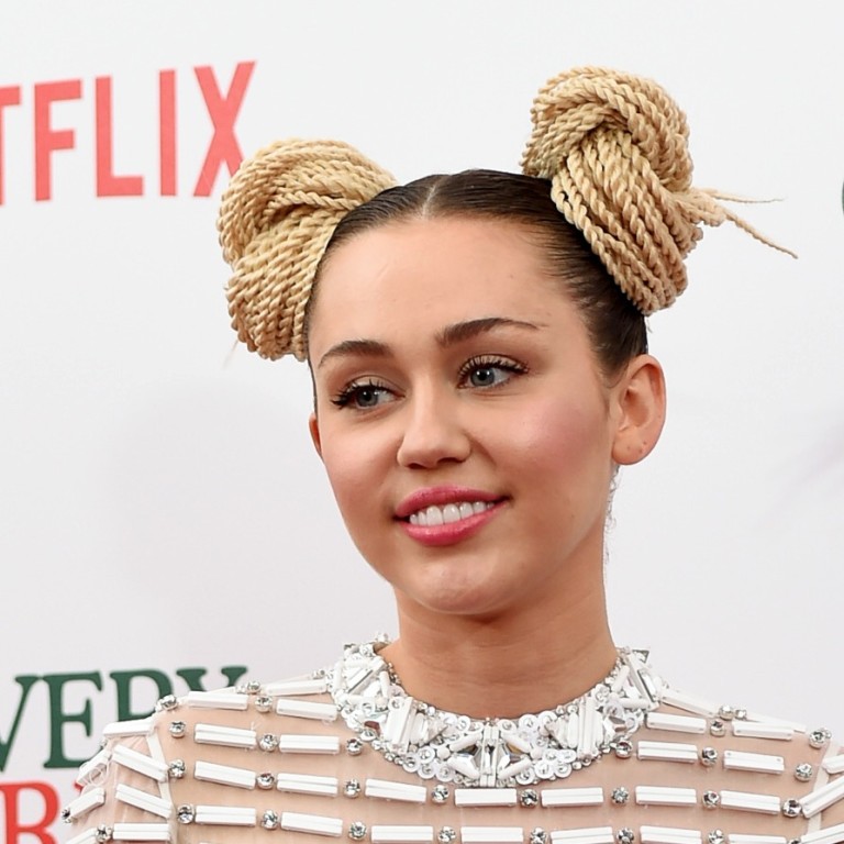 'Provavelmente eu era a mais mal paga do elenco', diz Miley Cyrus sobre 'Hannah Montana'