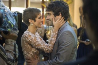 Isabella Santoni (Letícia) e Humberto Carrão (Tiago) em cena de 'A Lei do Amor'