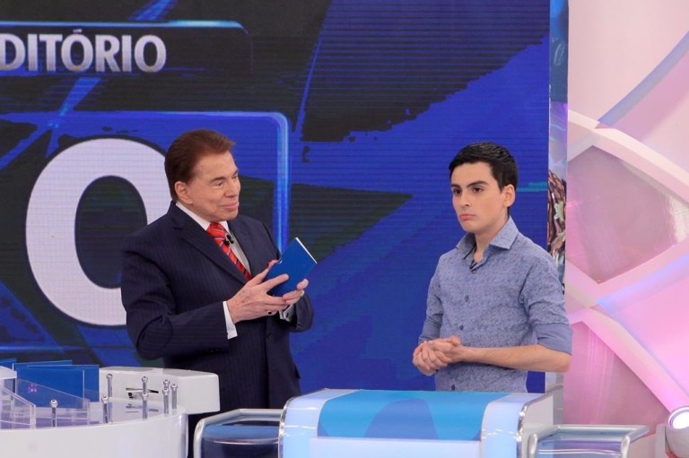 'Seu pai já viu você na TV e não se suicidou?', pergunta Silvio Santos a Dudu Camargo, 18