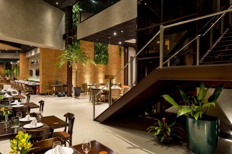 Salão do restaurante Coco Bambu