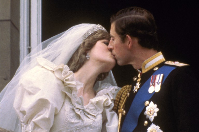 Princesa Diana e príncipe Charles em seu casamento, em 1981 