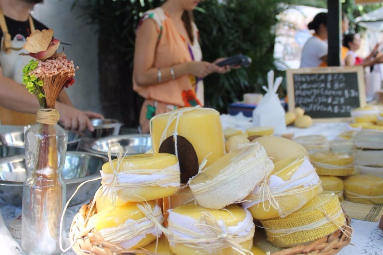 Sábado (22) tem feira de queijos na Vila Madalena e show de Maria Gadú