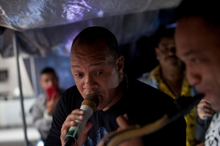 É o Tchan e Molejo lançam música inédita na Bahia: 'Varre e segura'